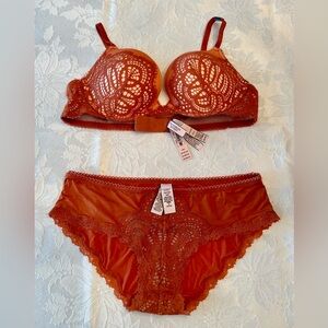 🧡 Victoria's Secret Dream Angels Lace Bra 36B and Panty Set 🧡